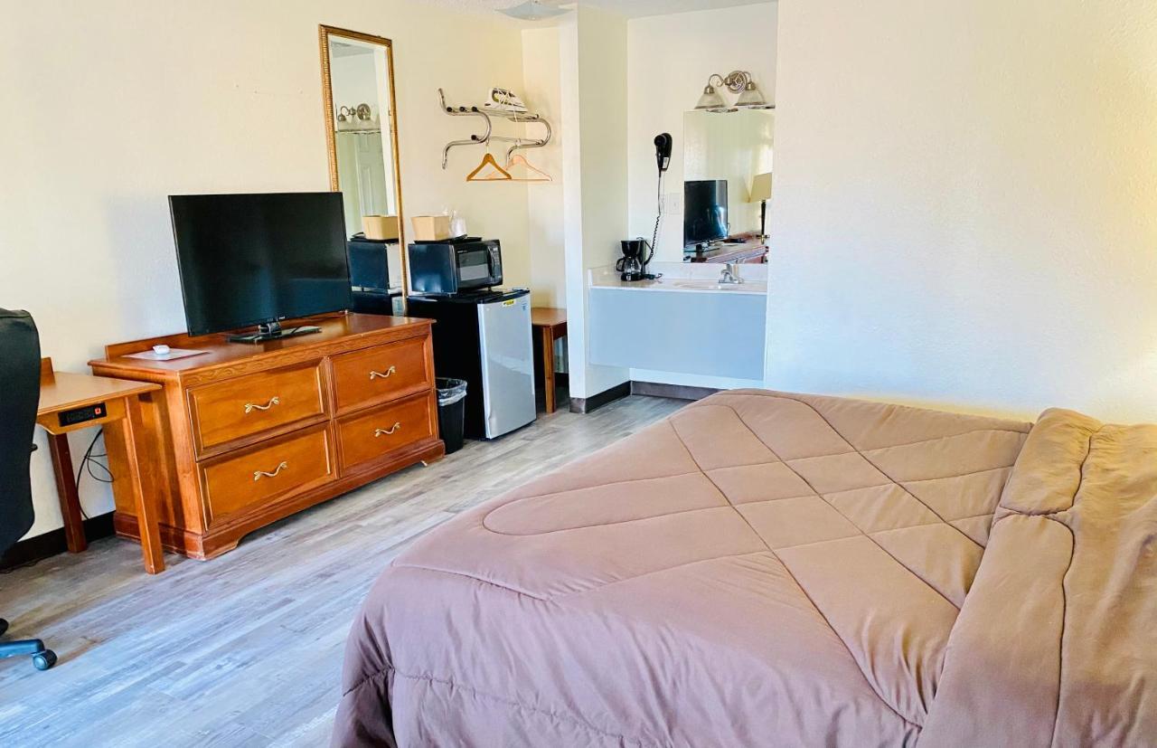 Ozark Inn & Suites Eksteriør bilde