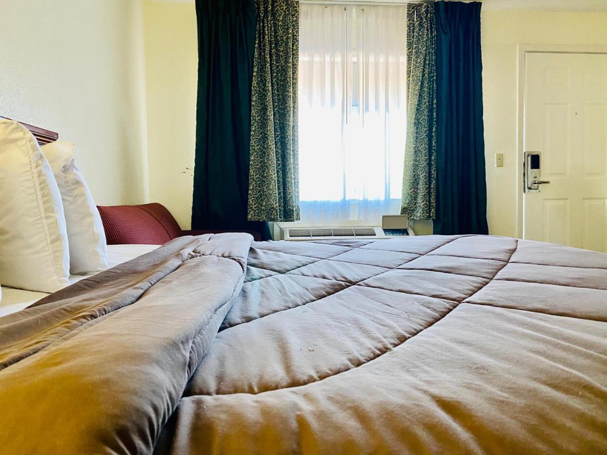 Ozark Inn & Suites Eksteriør bilde