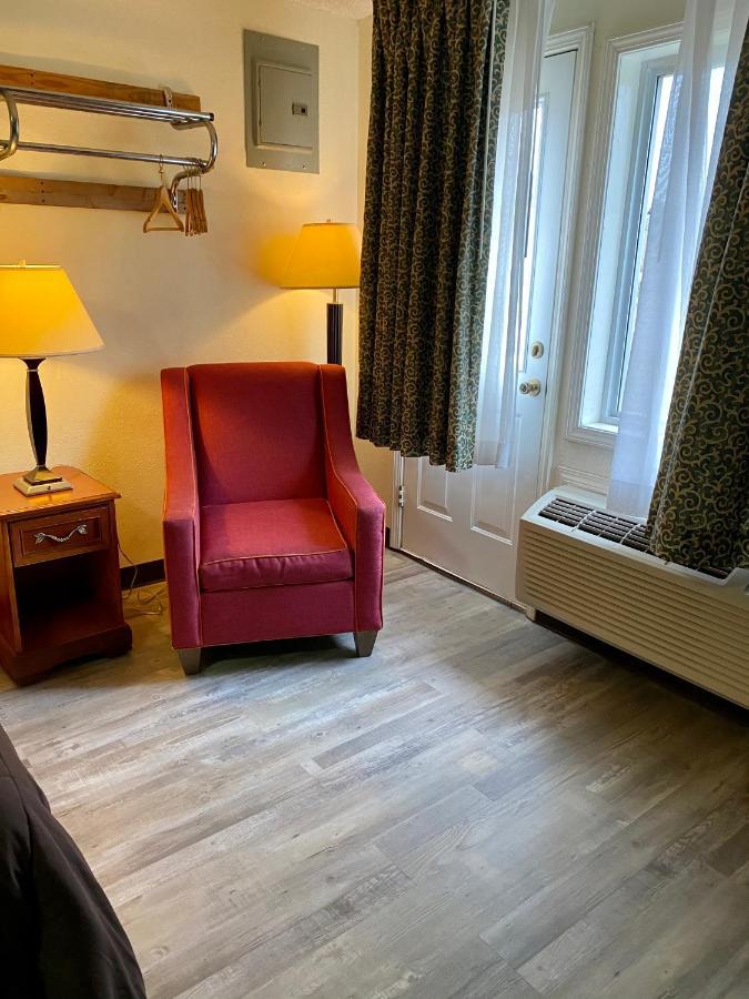 Ozark Inn & Suites Eksteriør bilde