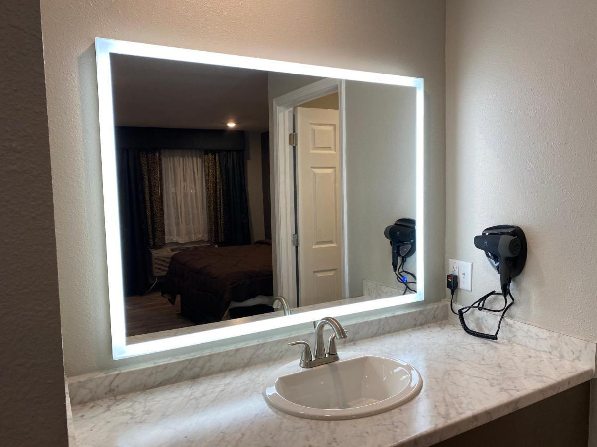 Ozark Inn & Suites Eksteriør bilde