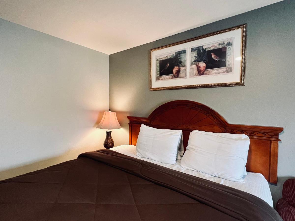 Ozark Inn & Suites Eksteriør bilde
