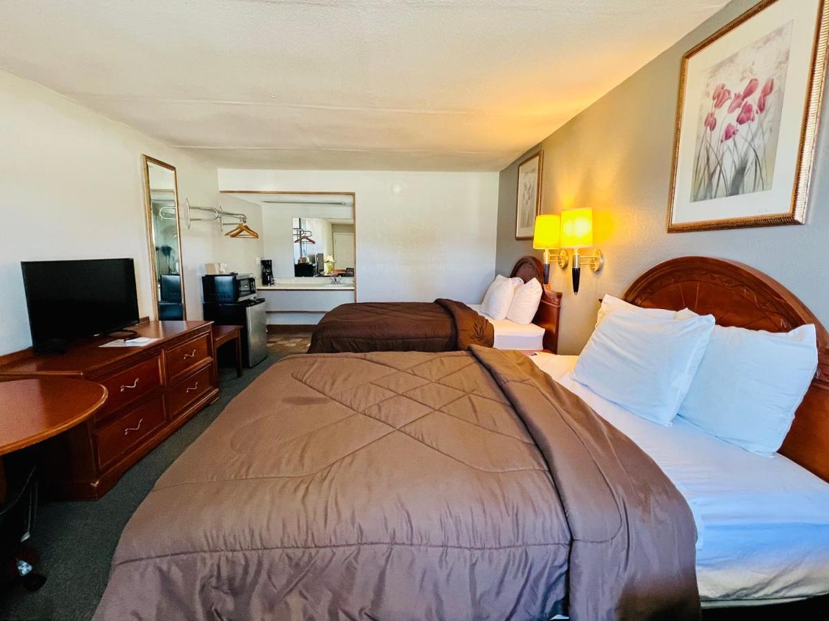 Ozark Inn & Suites Eksteriør bilde