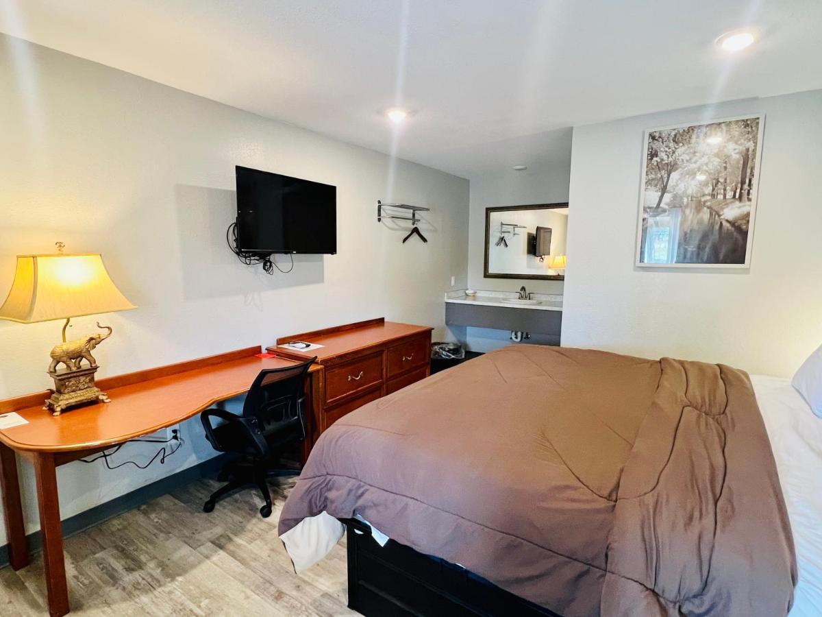 Ozark Inn & Suites Eksteriør bilde