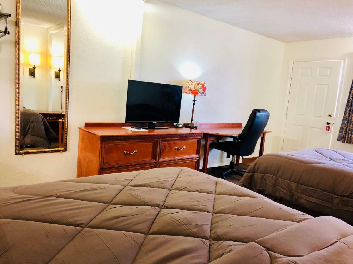 Ozark Inn & Suites Eksteriør bilde