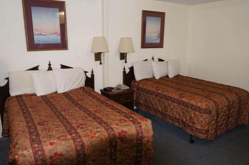 Ozark Inn & Suites Eksteriør bilde
