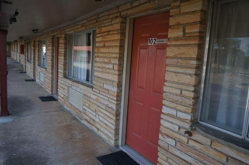 Ozark Inn & Suites Eksteriør bilde