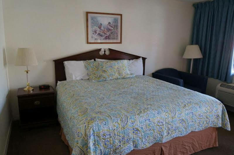 Ozark Inn & Suites Eksteriør bilde
