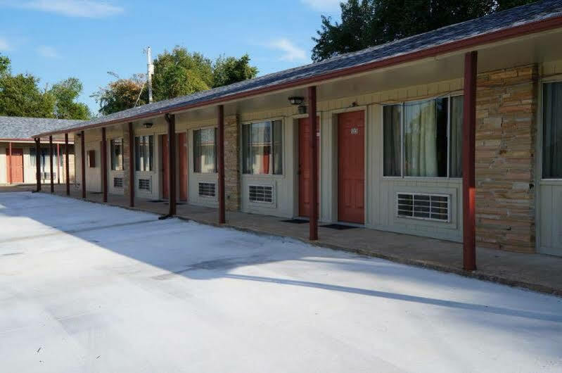 Ozark Inn & Suites Eksteriør bilde