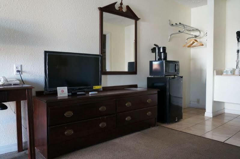 Ozark Inn & Suites Eksteriør bilde